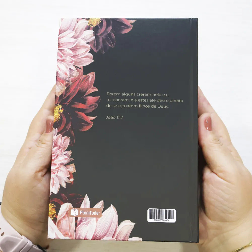 Bíblia Sagrada Crisântemo NAA Letra Normal Capa Dura verso