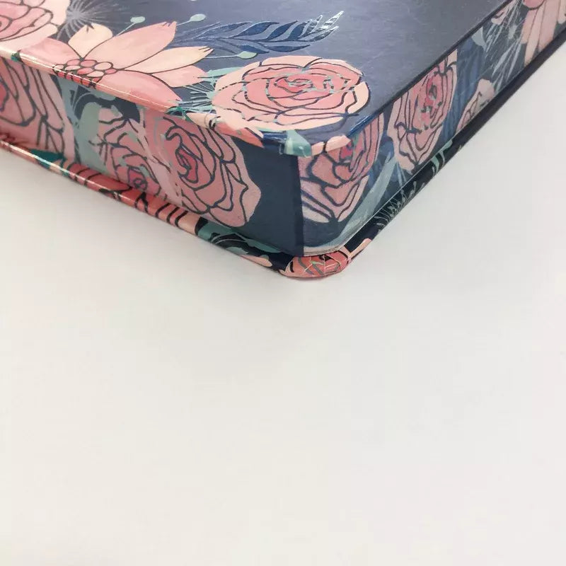 Bíblia Sagrada NVI Letra Normal Capa Rosas Especial Canto