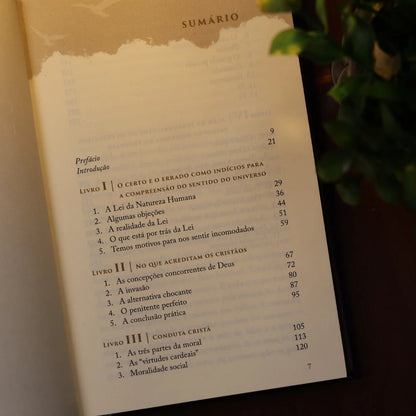 Cristianismo Puro e Simples | C.S. Lewis | Edição Deluxe | Capa em Tecido e Caixa Magnética