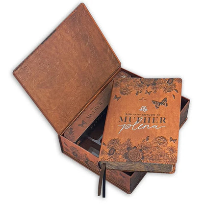 Bíblia De Estudo Da Mulher Plena | NVI | Capa Luxo Céu de Primavera