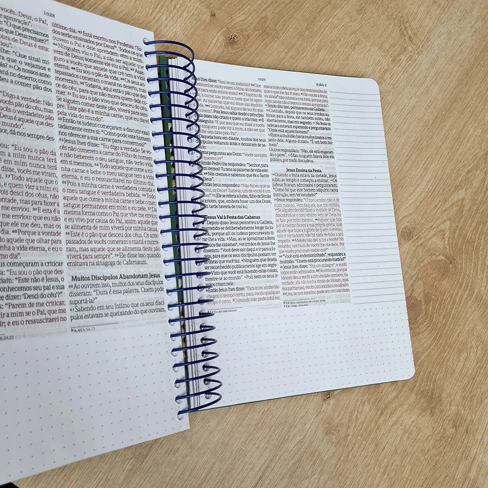 Bíblia Anote Espiral Pluma leve NVI Letra Grande Com Espaço Para Anotações pagina
