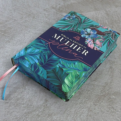 Bíblia De Estudo Da Mulher Plena NVI  Capa Luxo Tropicalis Tiffany Detalhe