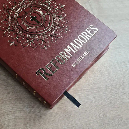Bíblia de Estudo Reformadores KJF Letra Normal Capa Luxo Marrom Detalhe