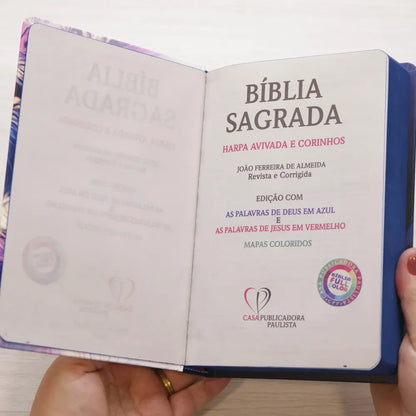 Bíblia Sagrada Leão Consumado ARC Letra Maior Harpa e Corinhos Capa Dura página