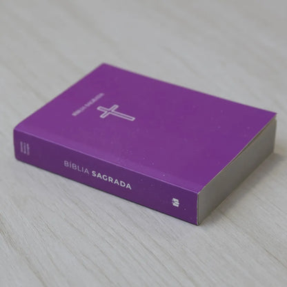 Bíblia Sagrada Pequena ARC Capa Brochura Salvos Pela Graça Rosa lateral